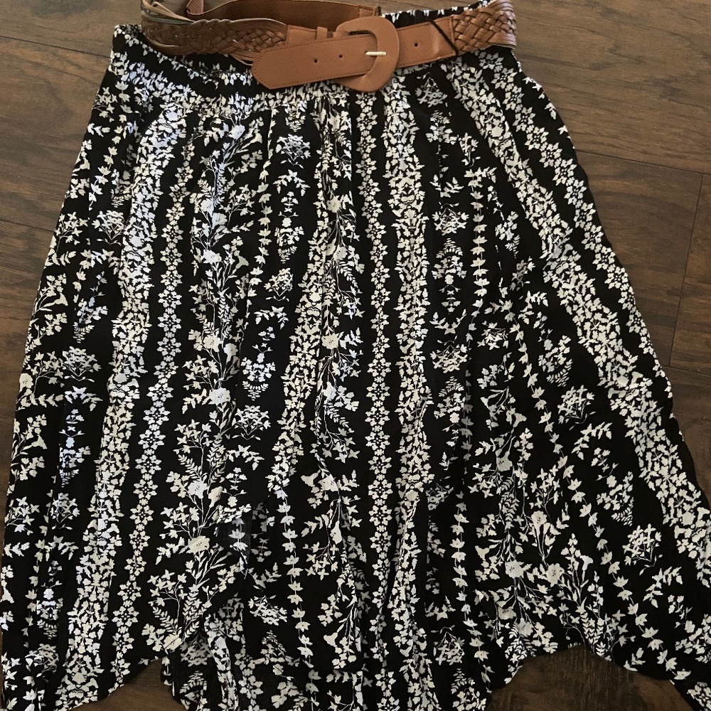 Woman's Handkerchief Skirt with Belt NEW! Size L (12-14) Elastic Waist